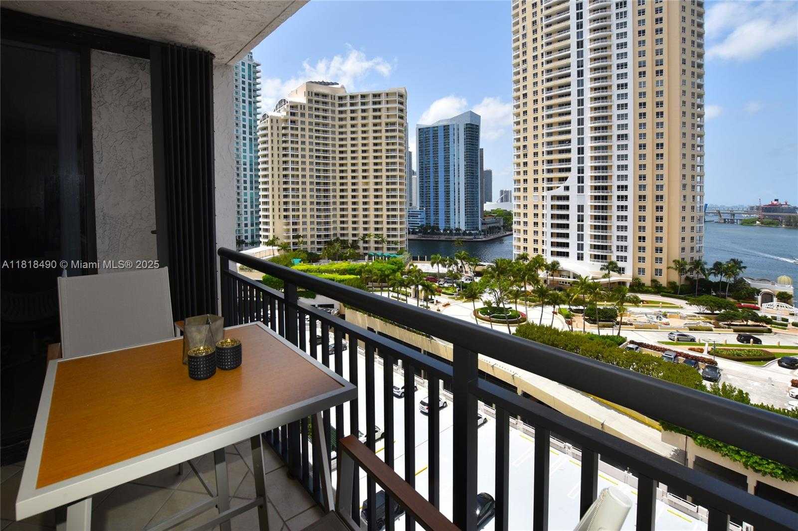 Small Image of 540 BRICKELL KEY DR #1522, Miami Number 15