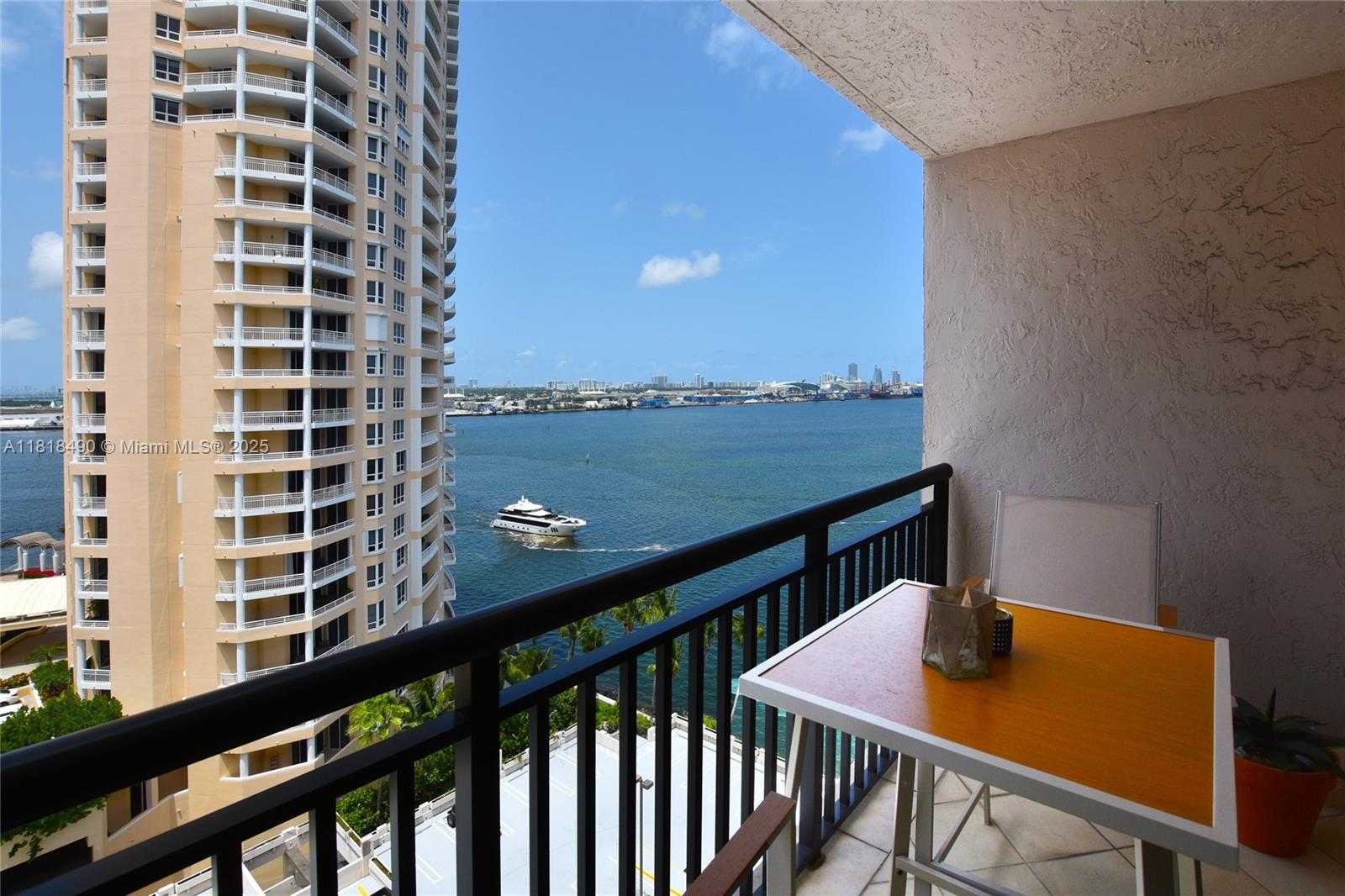Small Image of 540 BRICKELL KEY DR #1522, Miami Number 17