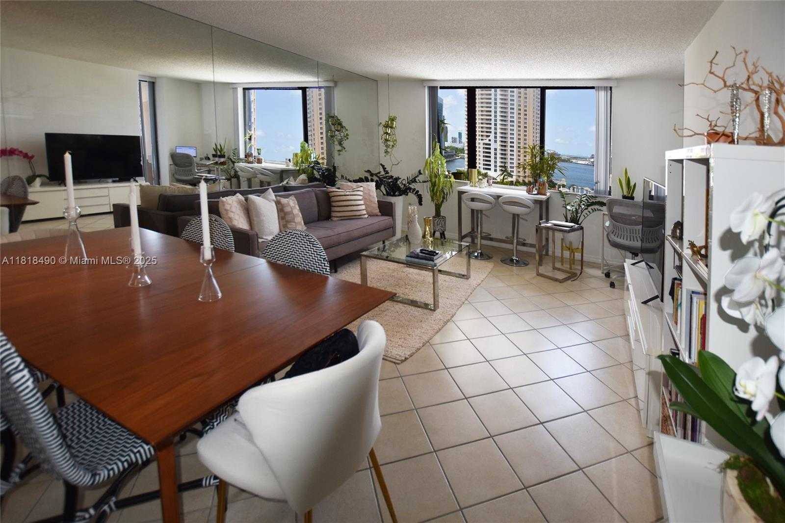 Small Image of 540 BRICKELL KEY DR #1522, Miami Number 2