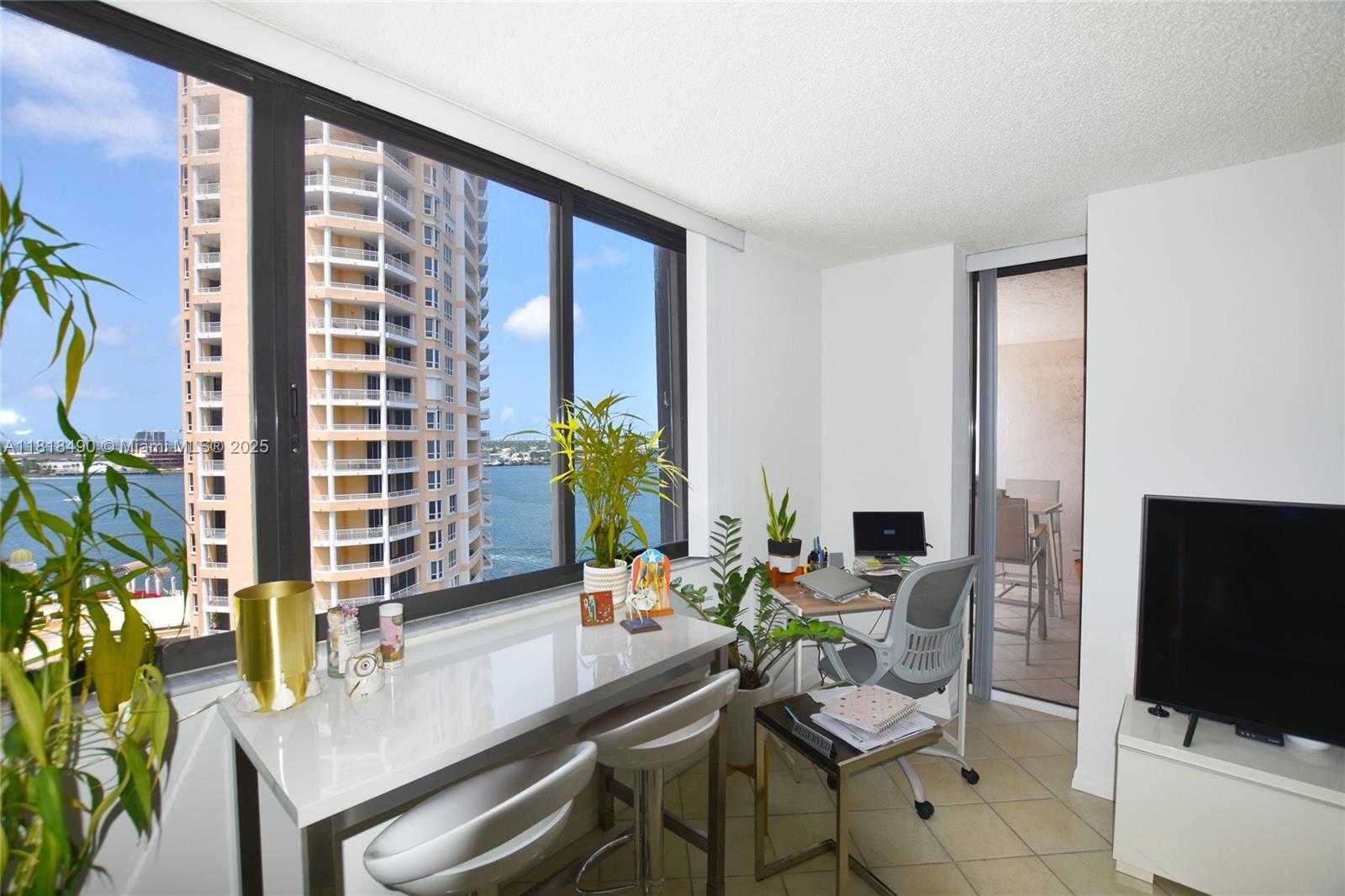 Small Image of 540 BRICKELL KEY DR #1522, Miami Number 3