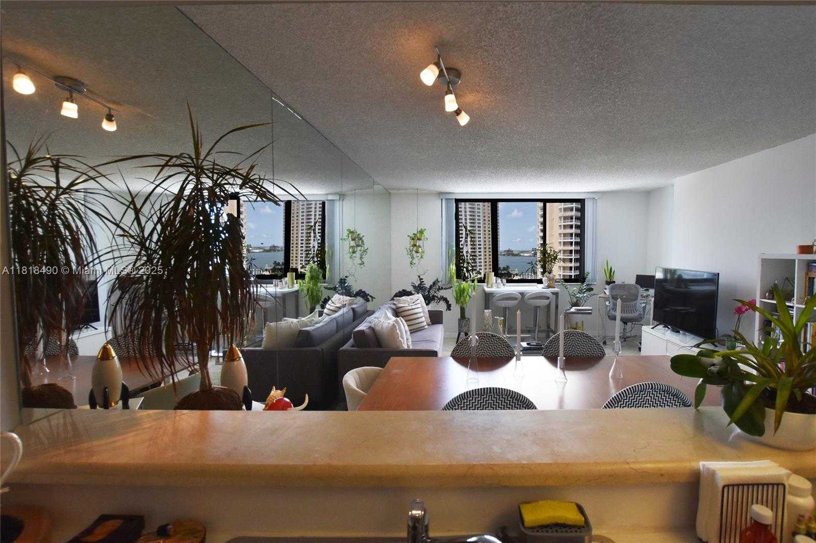 Small Image of 540 BRICKELL KEY DR #1522, Miami Number 9