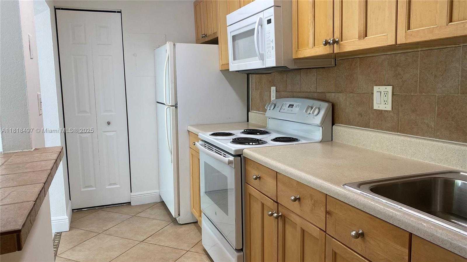 Small Image of 4130 NORTH WEST 79TH AVE #2G, Doral Number 6
