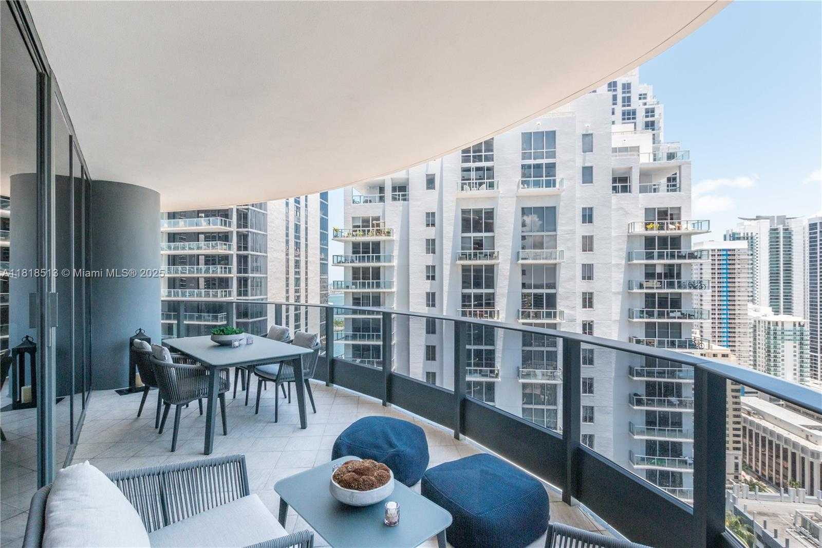 Small Image of 1000 BRICKELL PLZ #3201, Miami Number 11