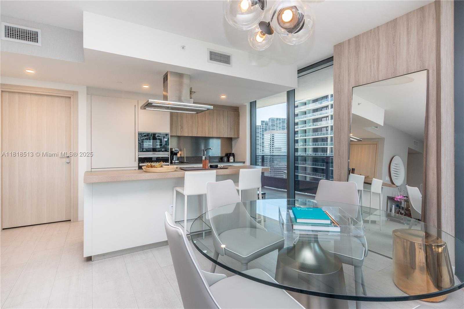 Small Image of 1000 BRICKELL PLZ #3201, Miami Number 7