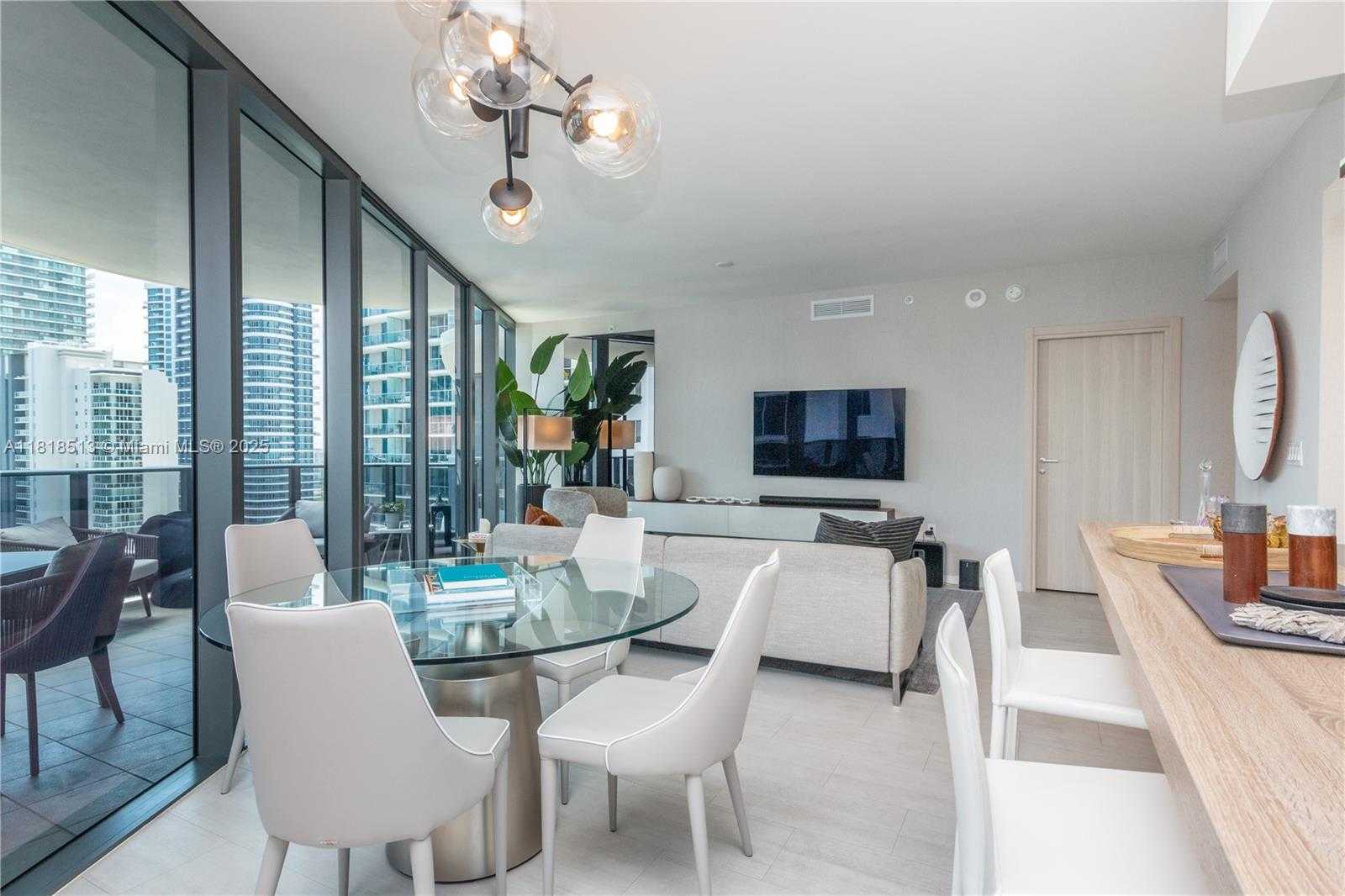 Small Image of 1000 BRICKELL PLZ #3201, Miami Number 9