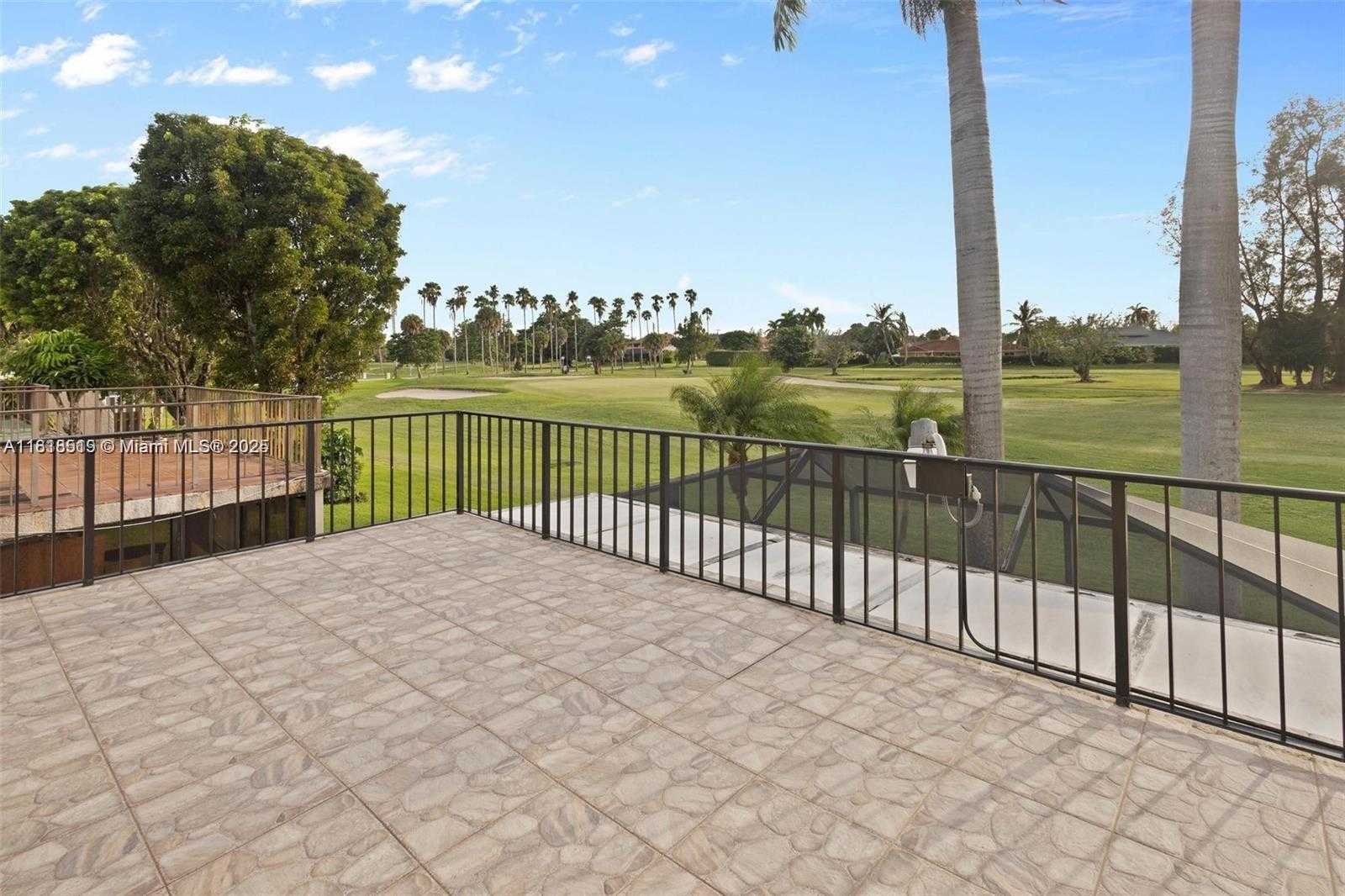 Small Image of Hialeah Number 14