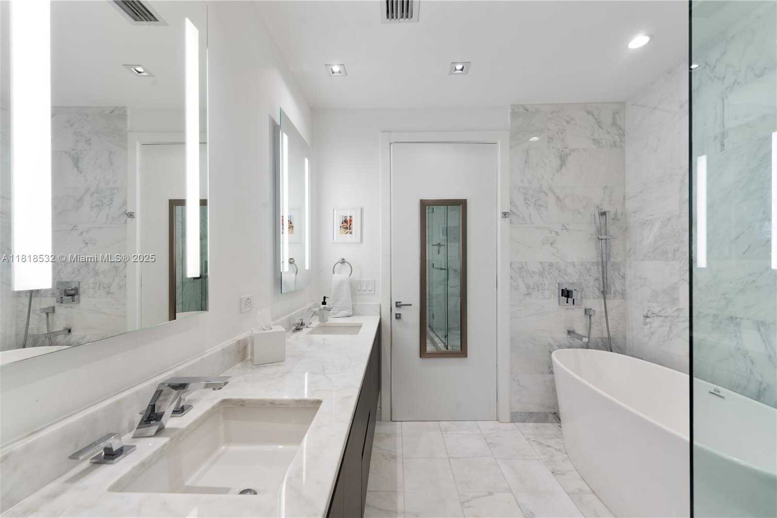 Small Image of 1451 BRICKELL AVE #4002, Miami Number 18