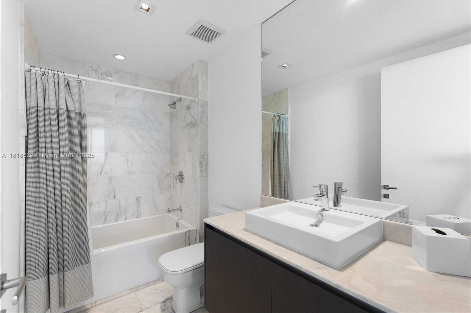 Small Image of 1451 BRICKELL AVE #4002, Miami Number 25
