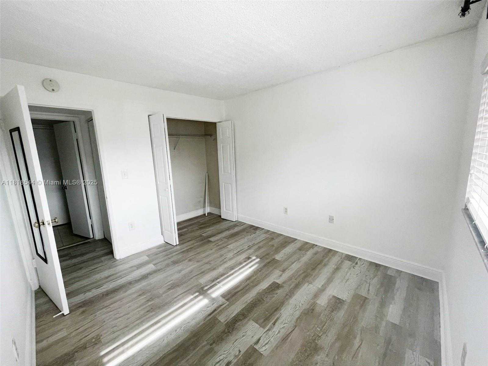 Small Image of 8875 FONTAINEBLEAU BLVD #202, Miami Number 3