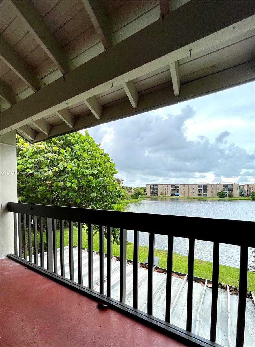 Small Image of 8875 FONTAINEBLEAU BLVD #202, Miami Number 7