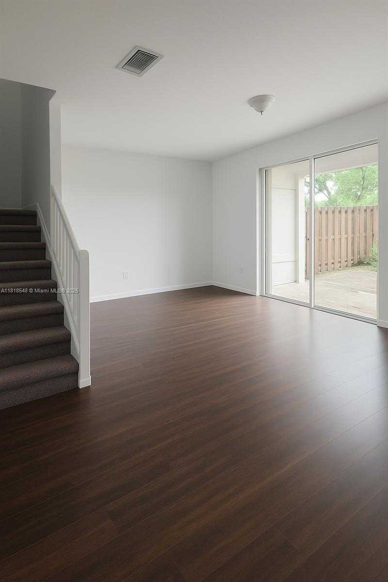 Small Image of 15268 SOUTH WEST 91ST LN #15268, Miami Number 3