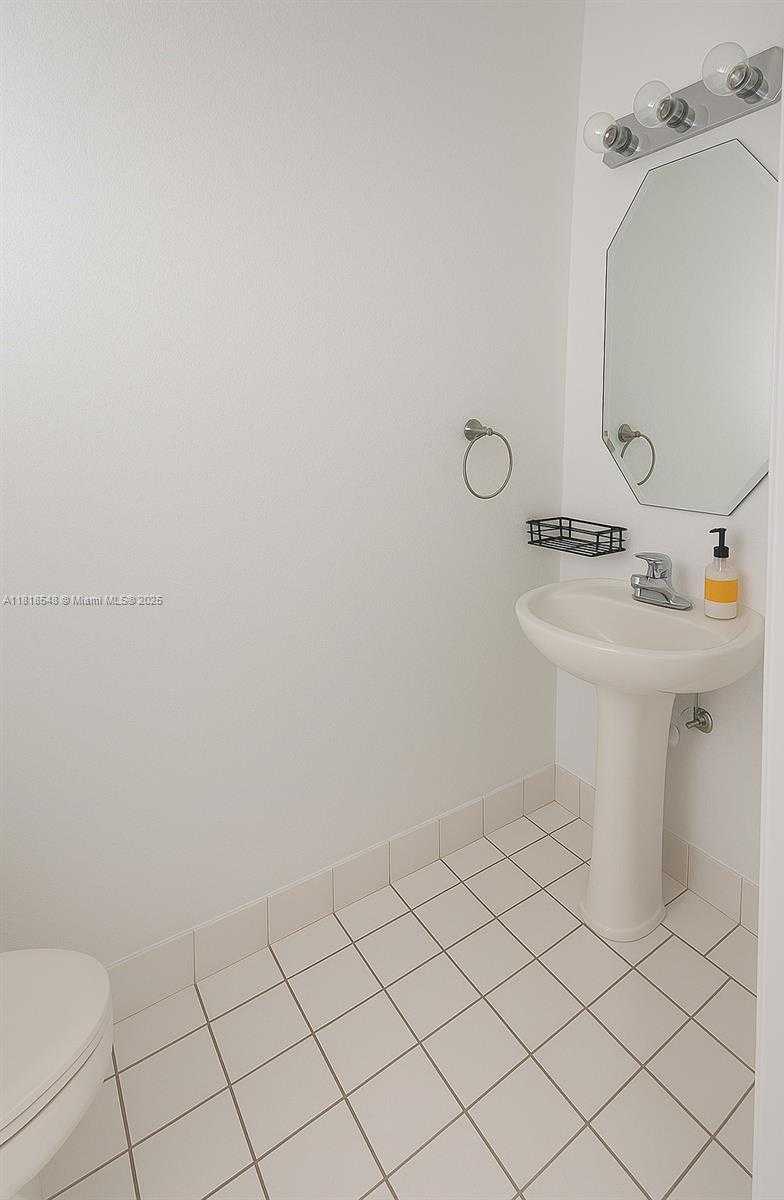 Small Image of 15268 SOUTH WEST 91ST LN #15268, Miami Number 7