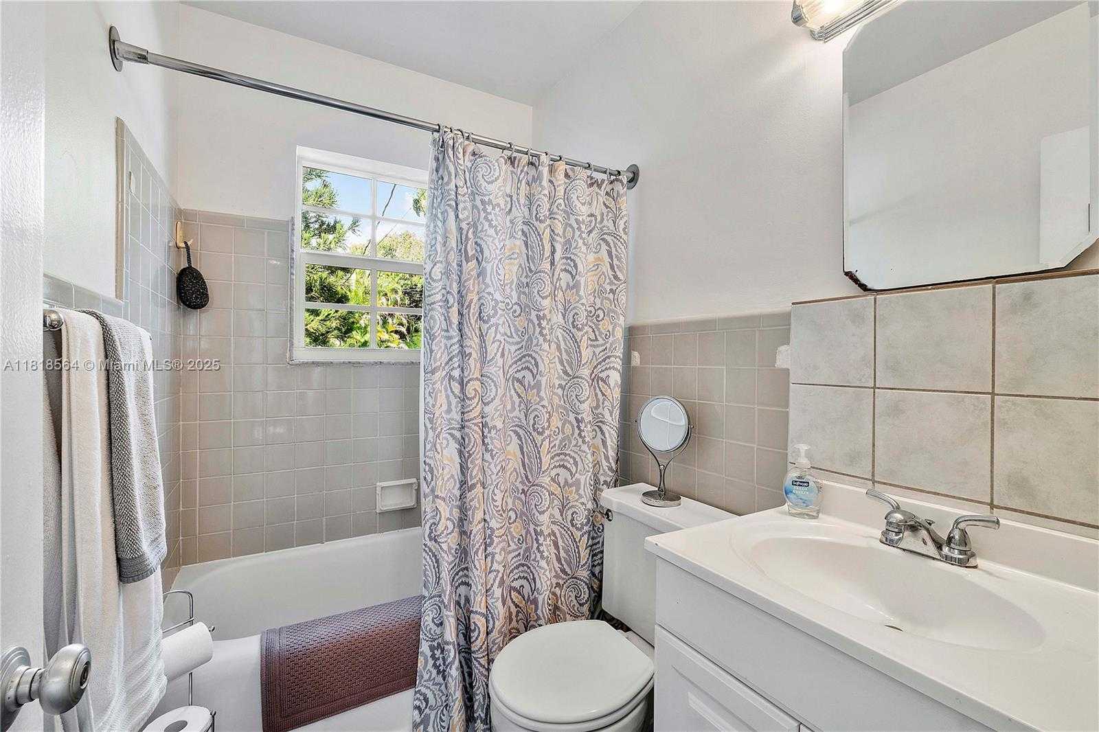 Small Image of 1321 NORTH EAST 16TH AVE #1321, Fort Lauderdale Number 17