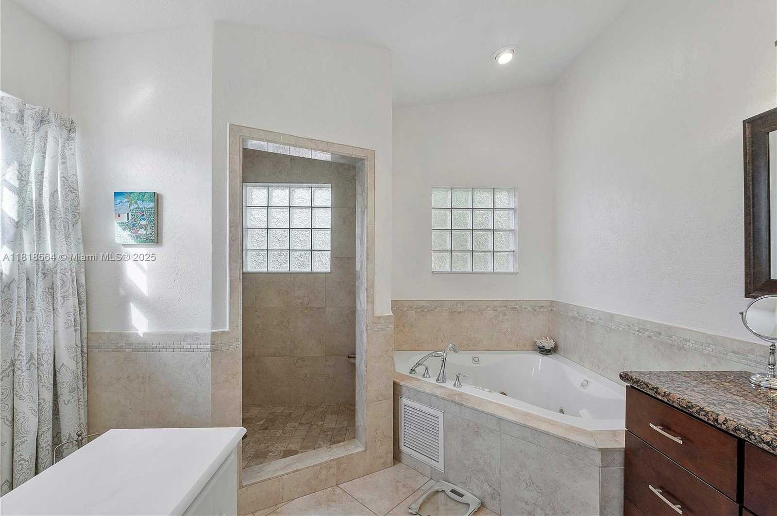 Small Image of 1321 NORTH EAST 16TH AVE #1321, Fort Lauderdale Number 20