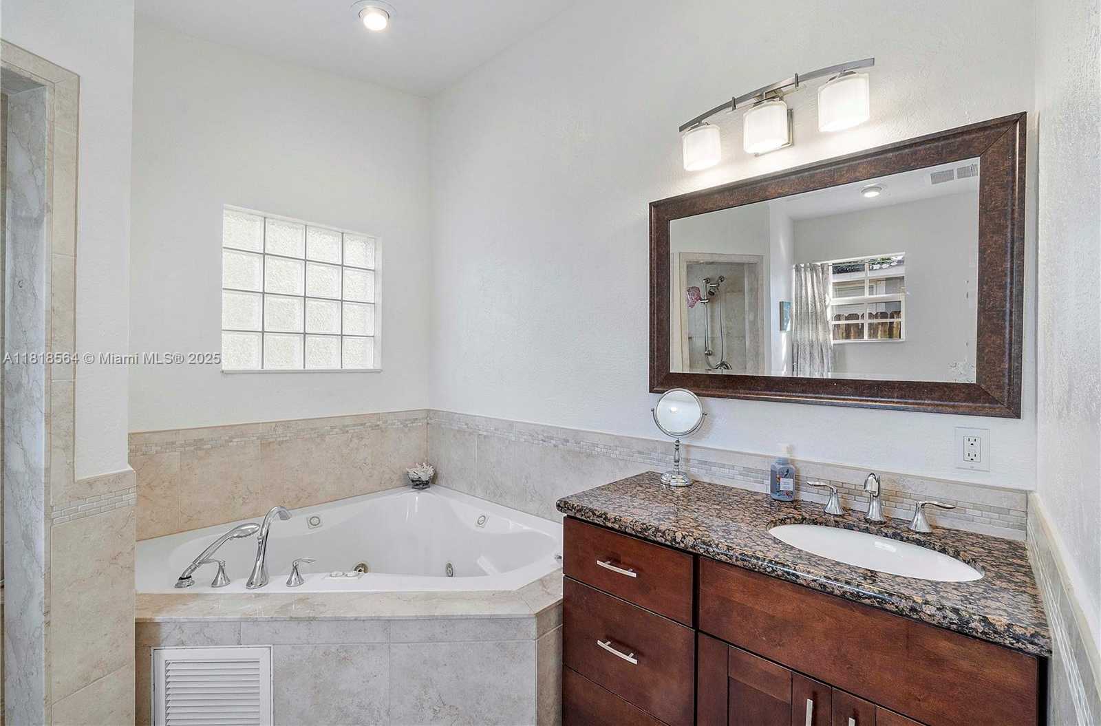 Small Image of 1321 NORTH EAST 16TH AVE #1321, Fort Lauderdale Number 21