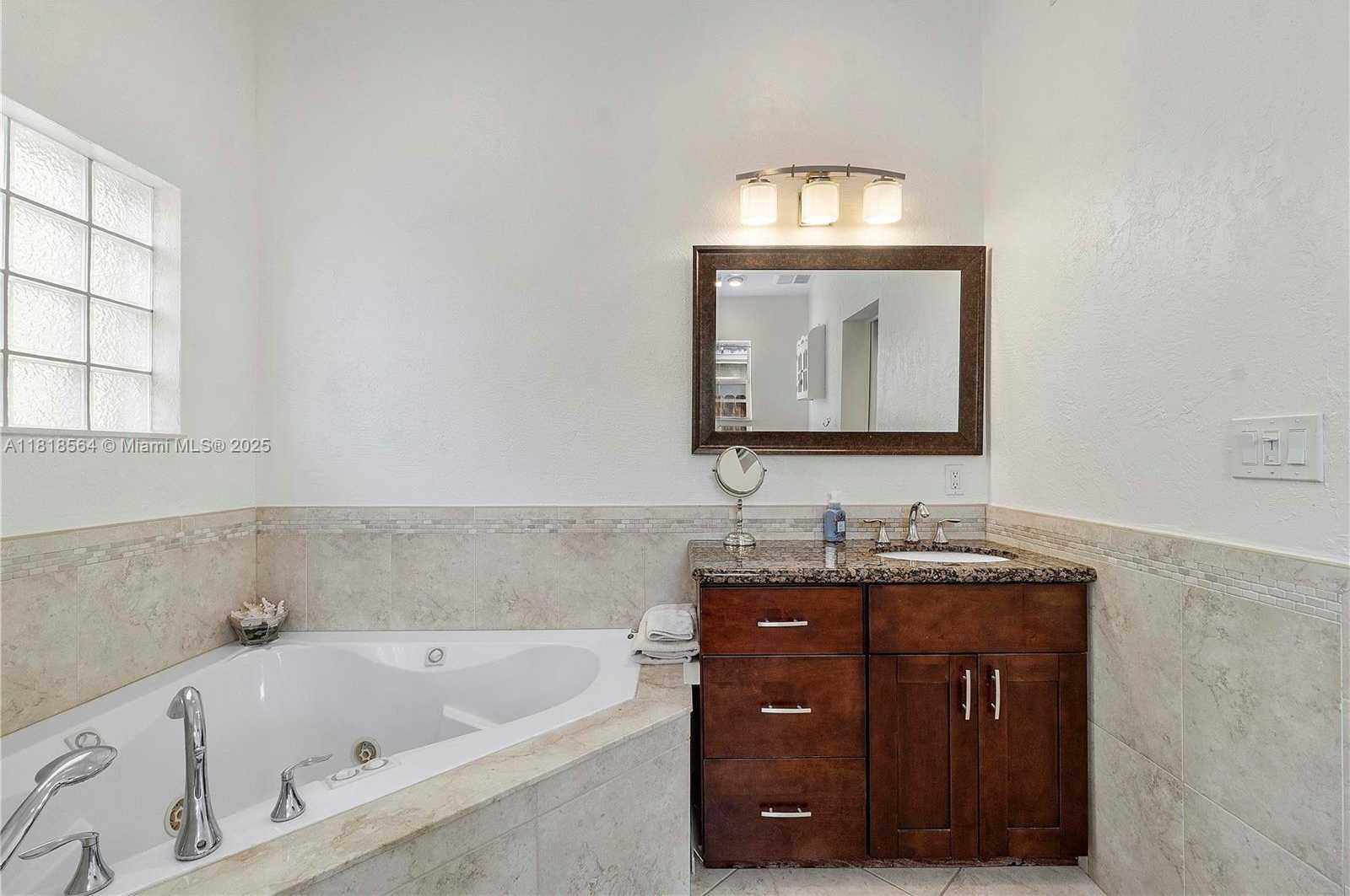 Small Image of 1321 NORTH EAST 16TH AVE #1321, Fort Lauderdale Number 22