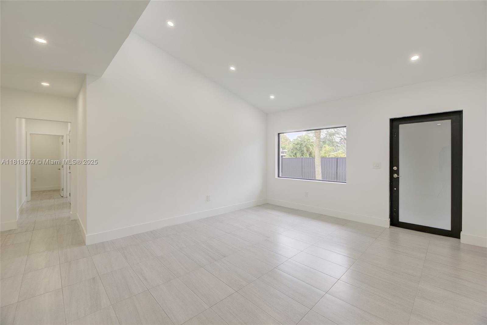 Small Image of Miami Number 4