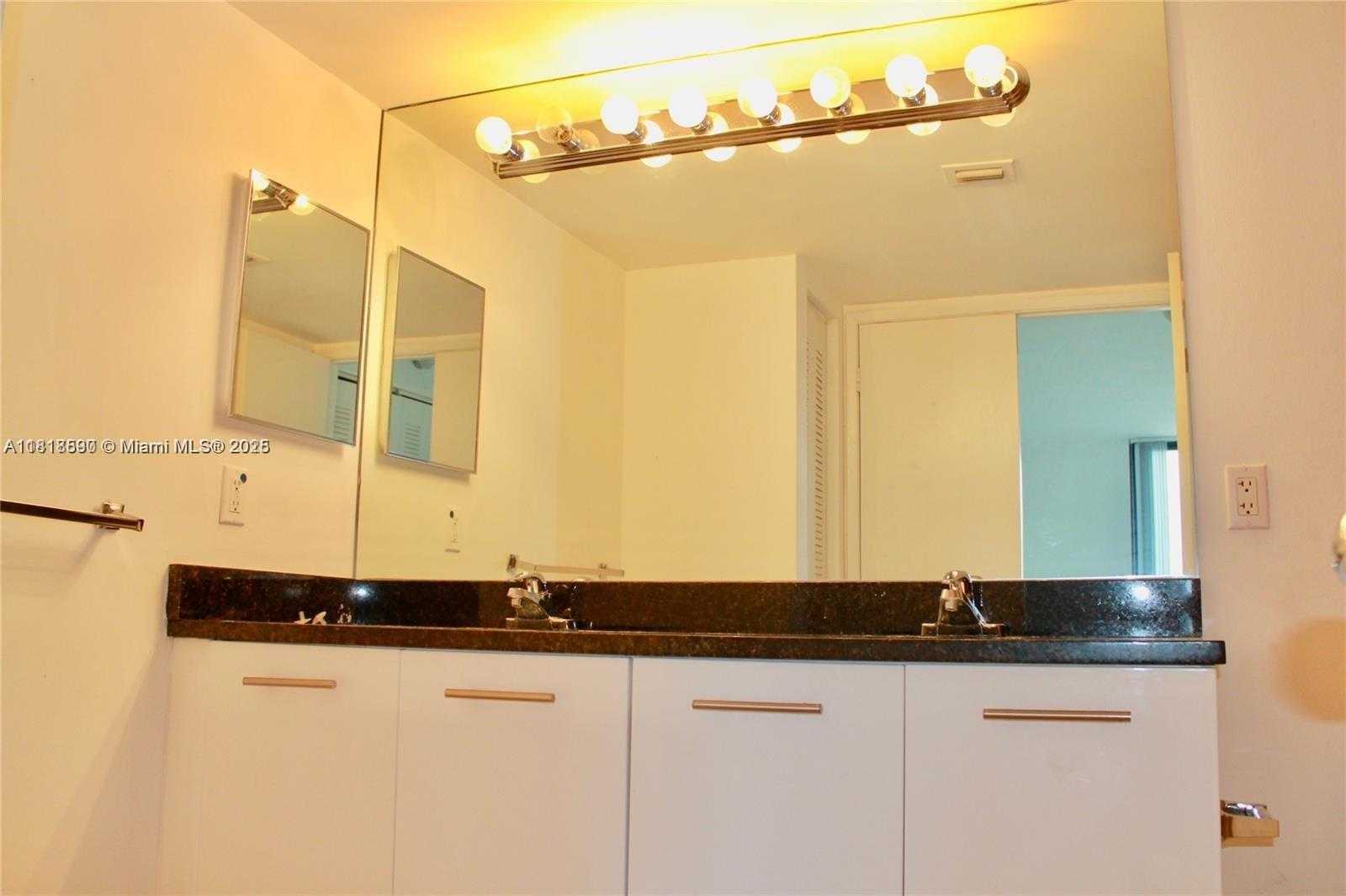 Small Image of 3300 NORTH EAST 192ND ST #1902, Aventura Number 3