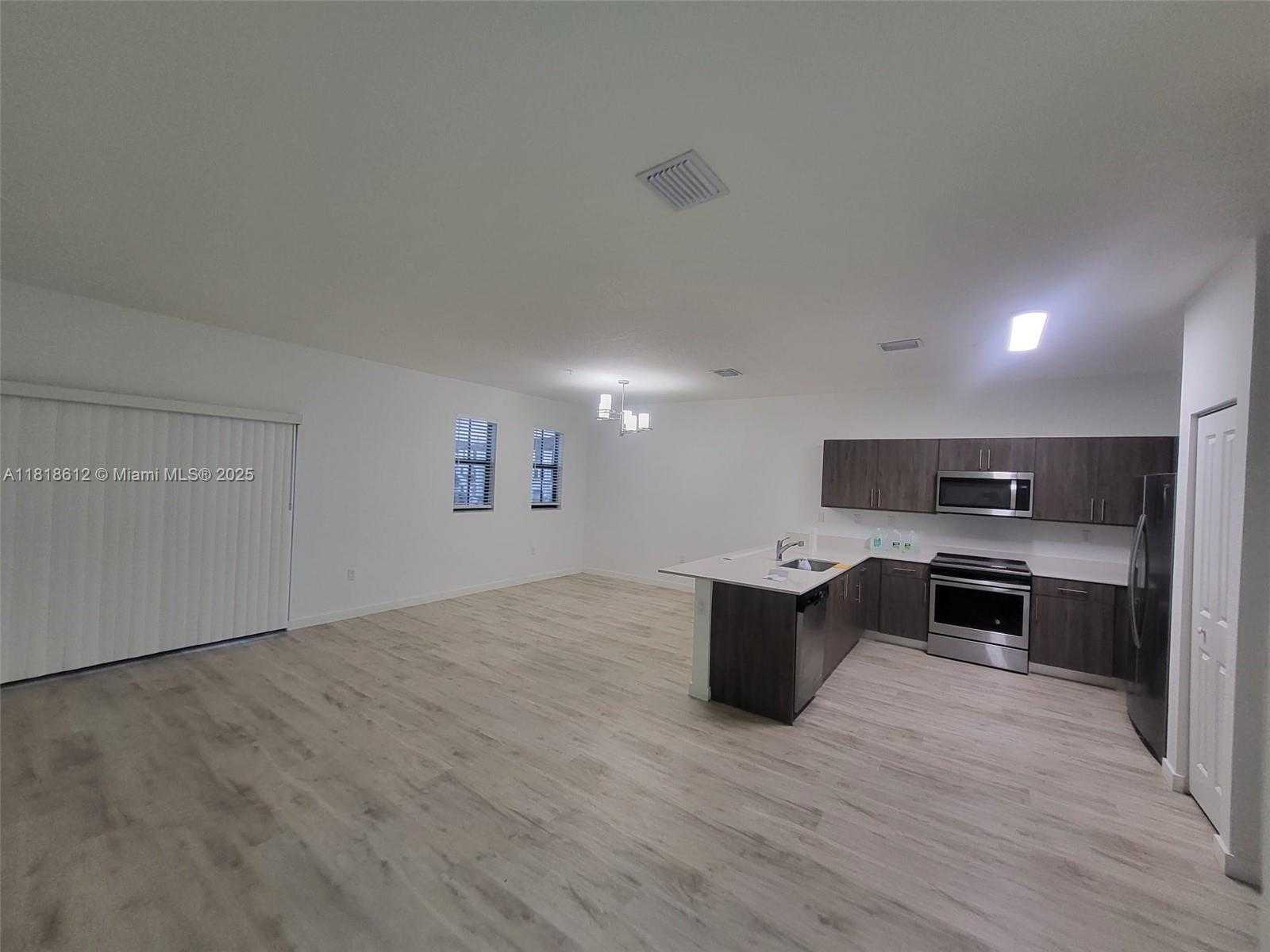 Small Image of 15560 SOUTH WEST 136TH ST #213, Miami Number 10