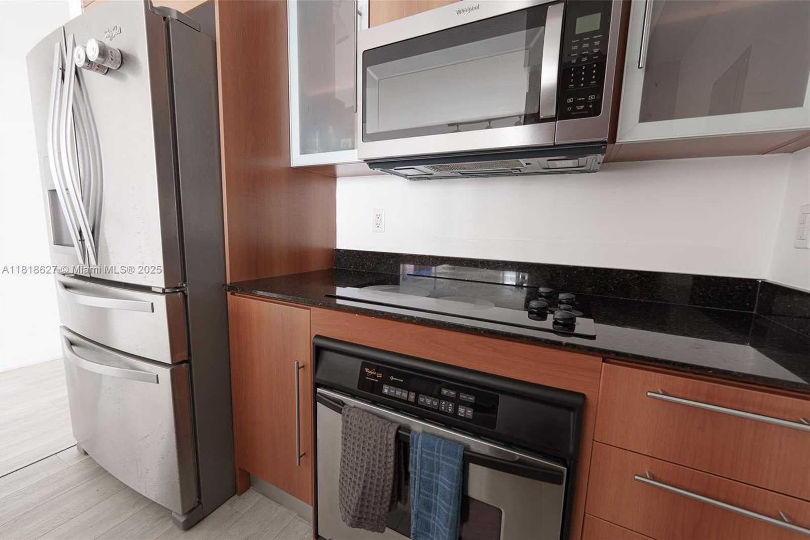 Small Image of 335 SOUTH BISCAYNE BLVD #3303, Miami Number 10