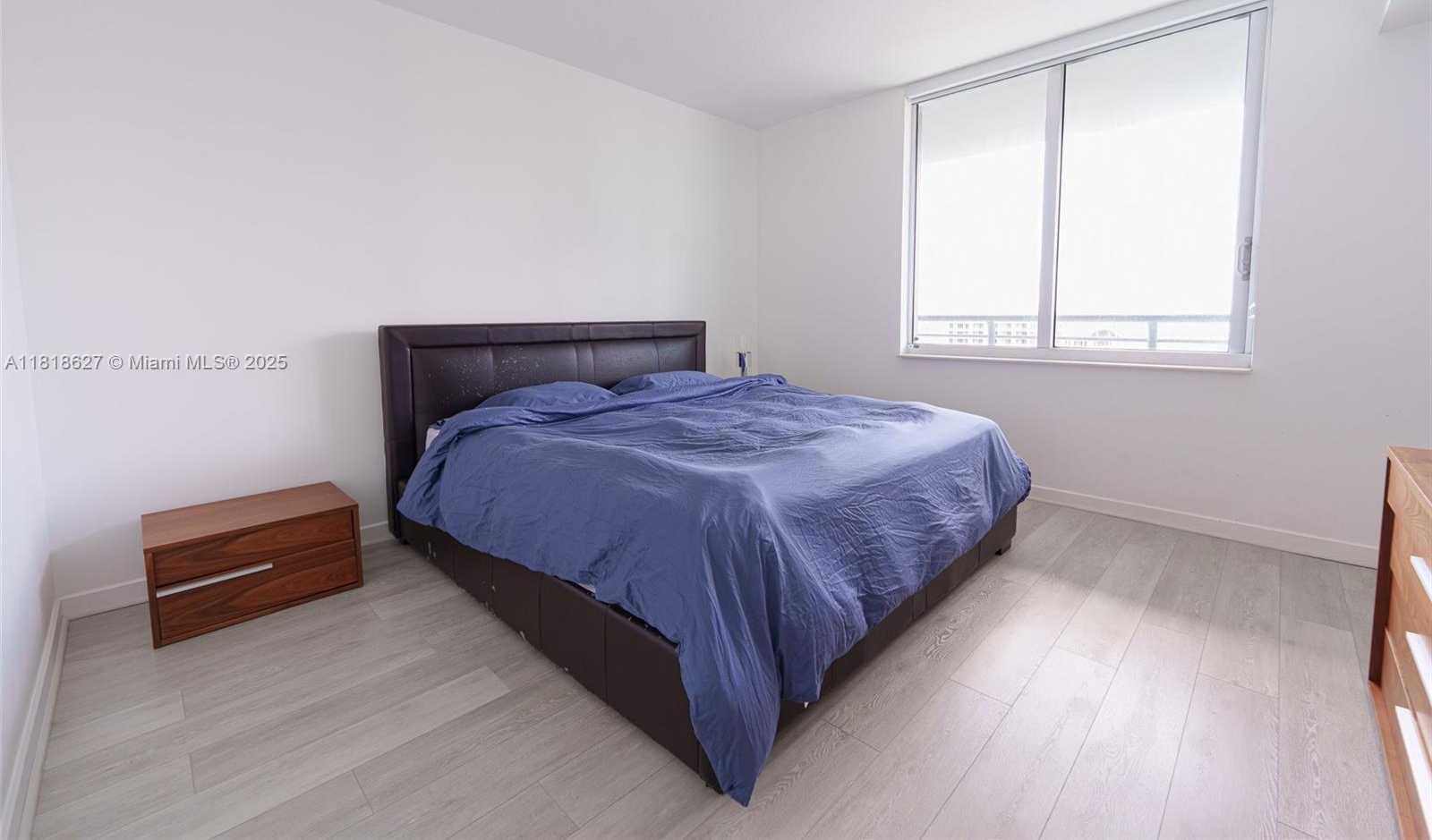 Small Image of 335 SOUTH BISCAYNE BLVD #3303, Miami Number 13