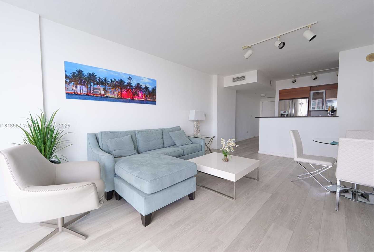 Small Image of 335 SOUTH BISCAYNE BLVD #3303, Miami Number 3