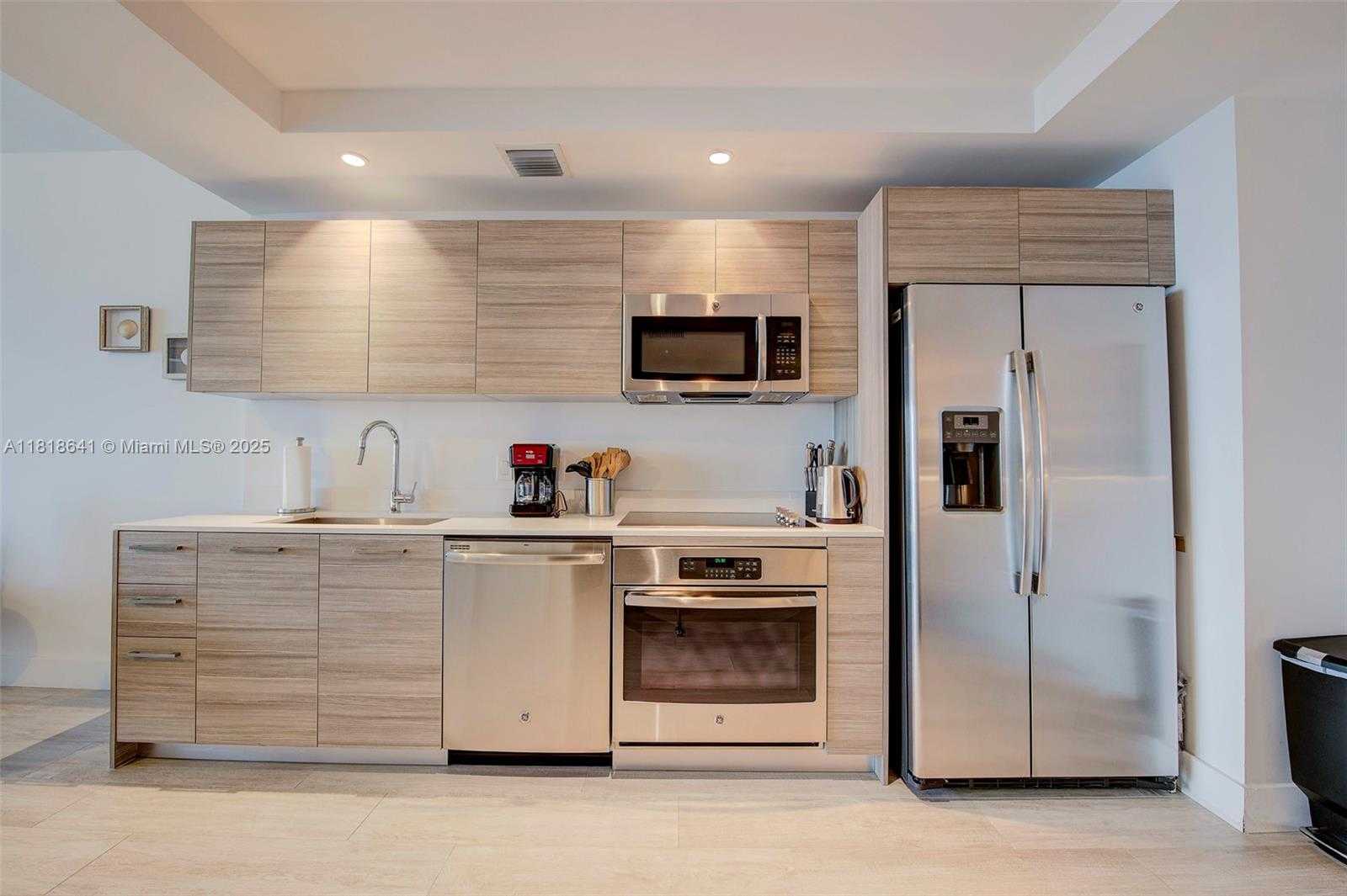 Small Image of 121 NORTH EAST 34TH ST #3006, Miami Number 10