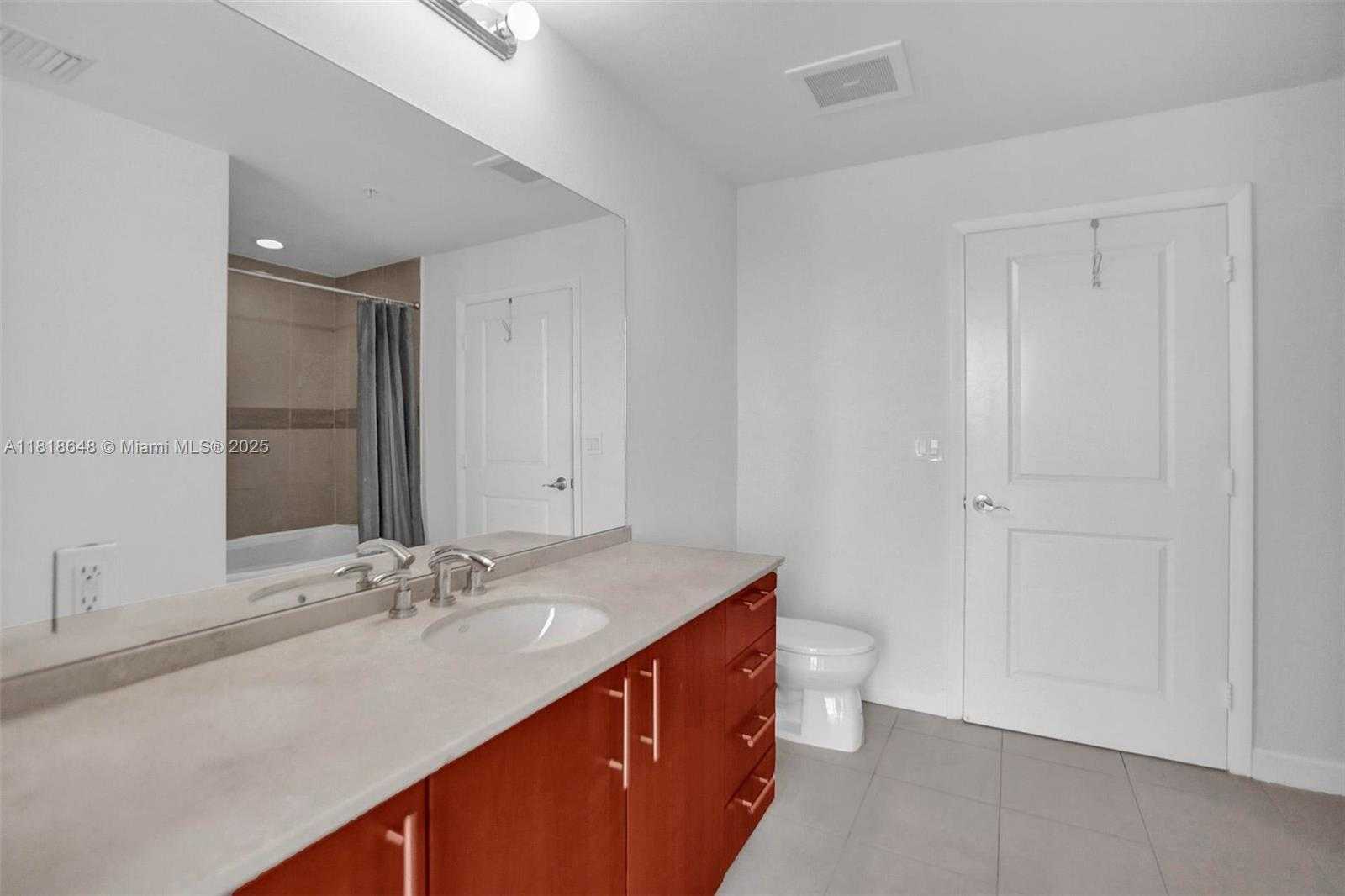 Small Image of 1945 SOUTH OCEAN DR #2302, Hallandale Beach Number 10
