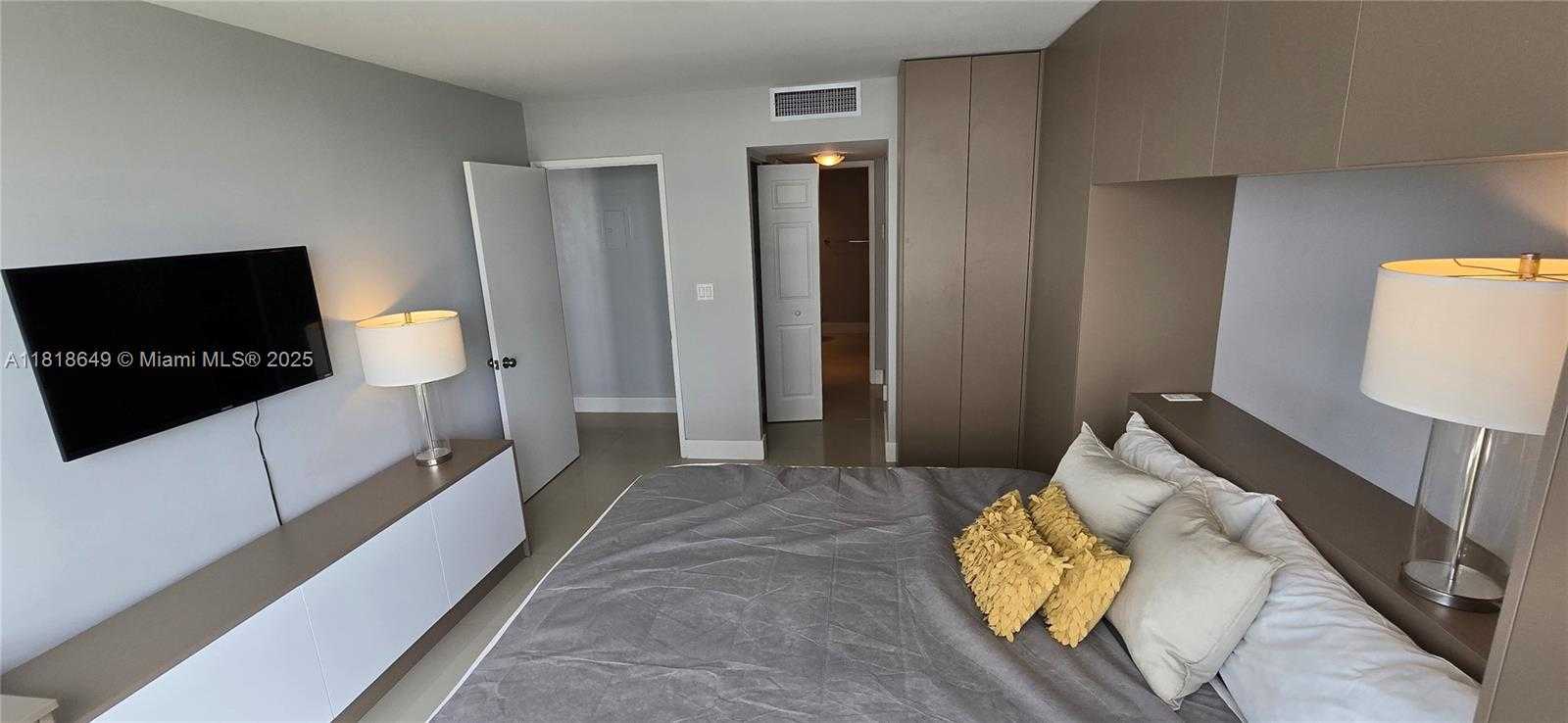 Small Image of 600 NORTH EAST 36TH ST #1509, Miami Number 5