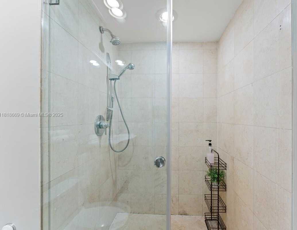 Small Image of 1830 SOUTH OCEAN DR #3005, Hallandale Beach Number 18