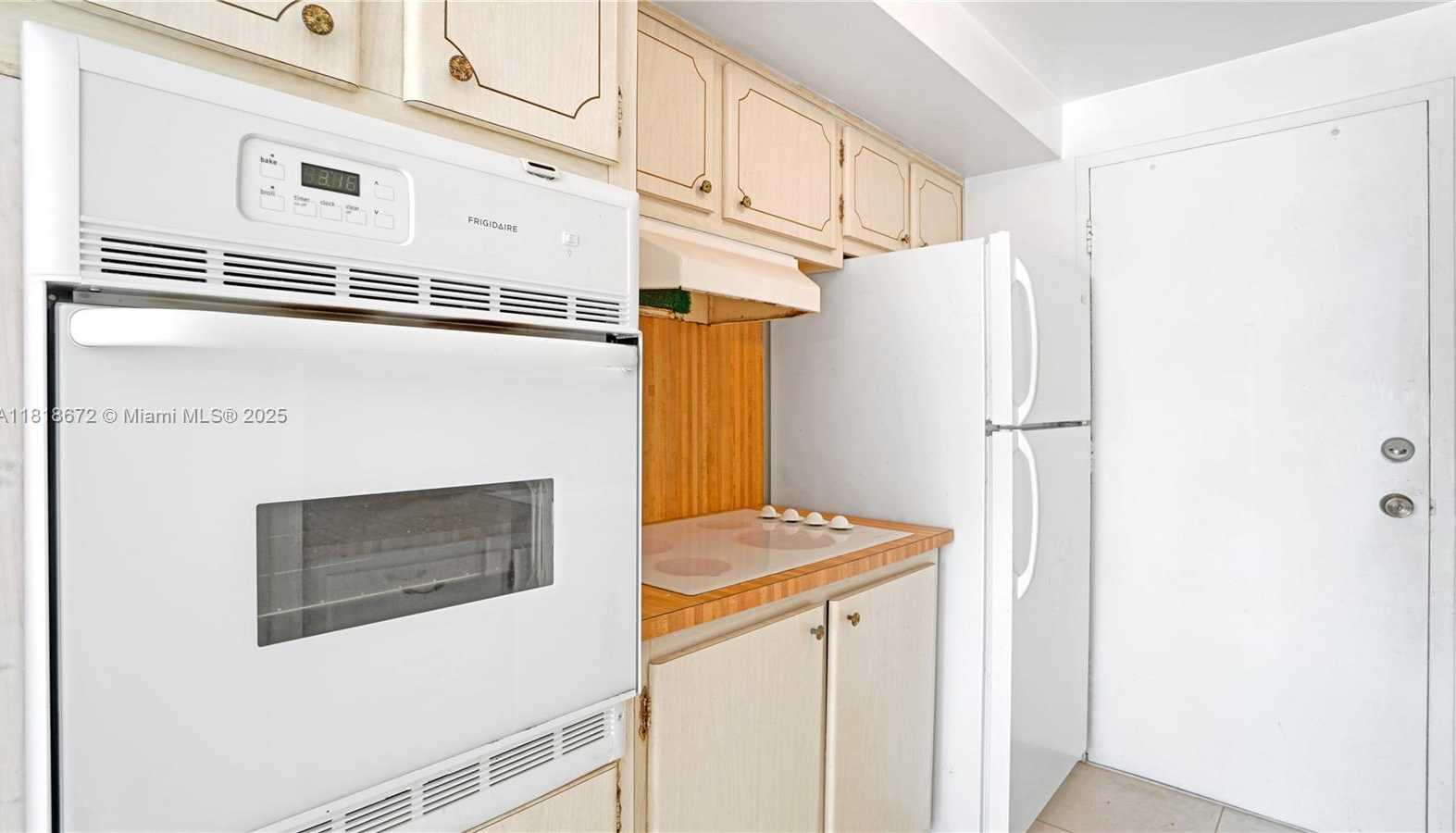 Small Image of 1250 WEST AVE #15E, Miami Beach Number 7