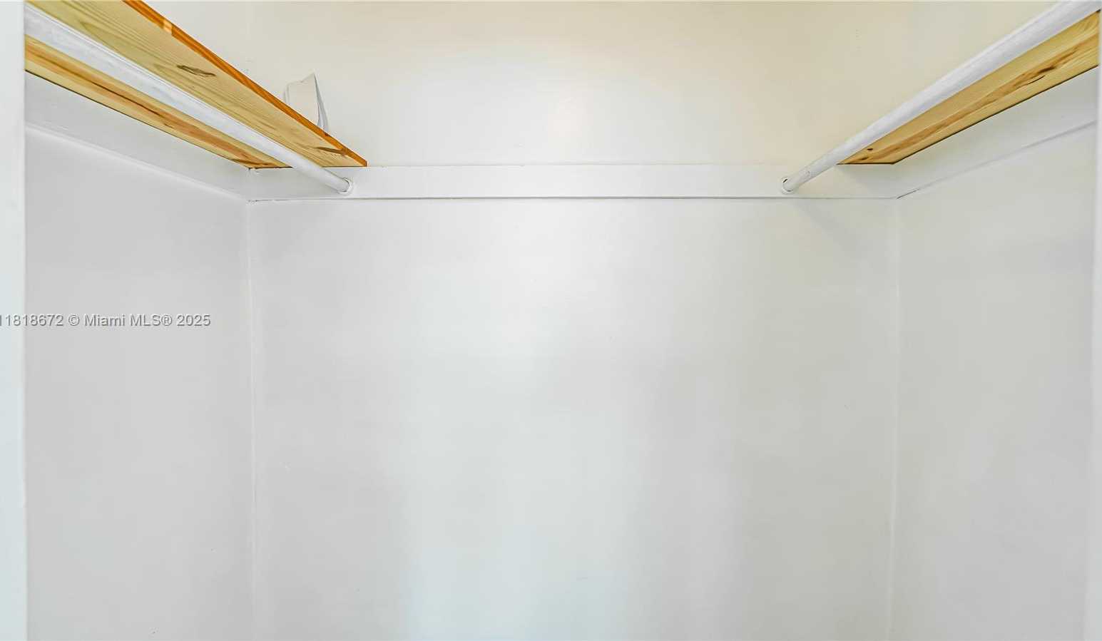 Small Image of 1250 WEST AVE #15E, Miami Beach Number 9