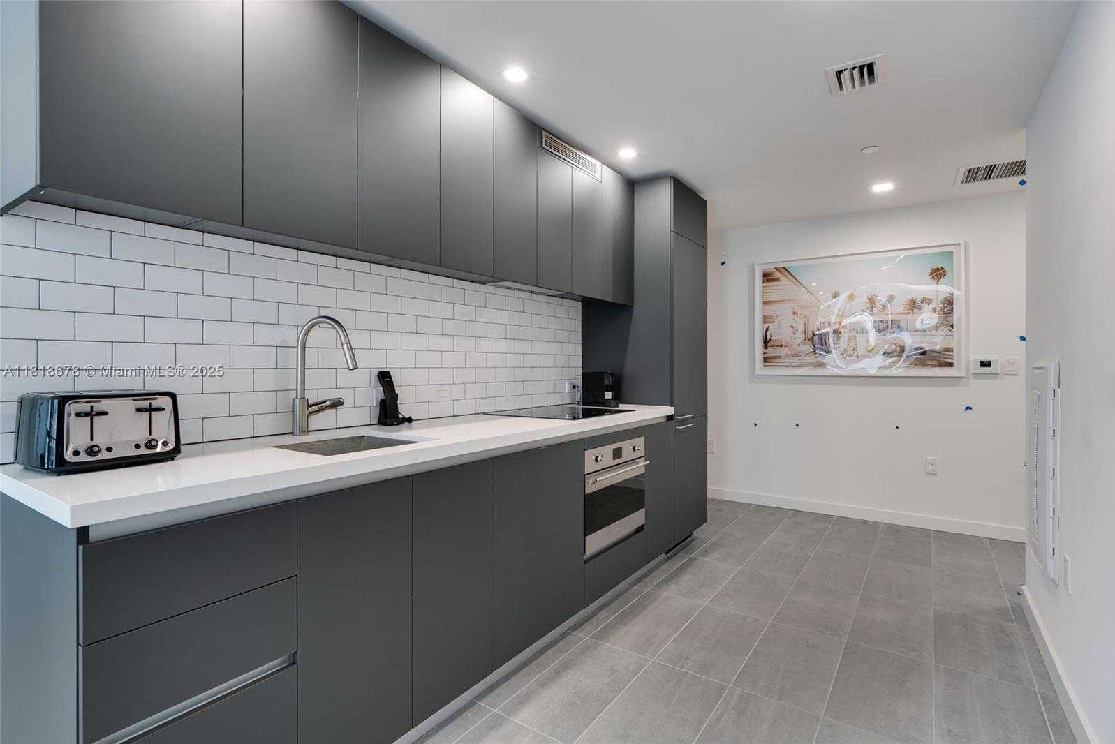 Small Image of 227 NORTH EAST 2ND ST #2810, Miami Number 14