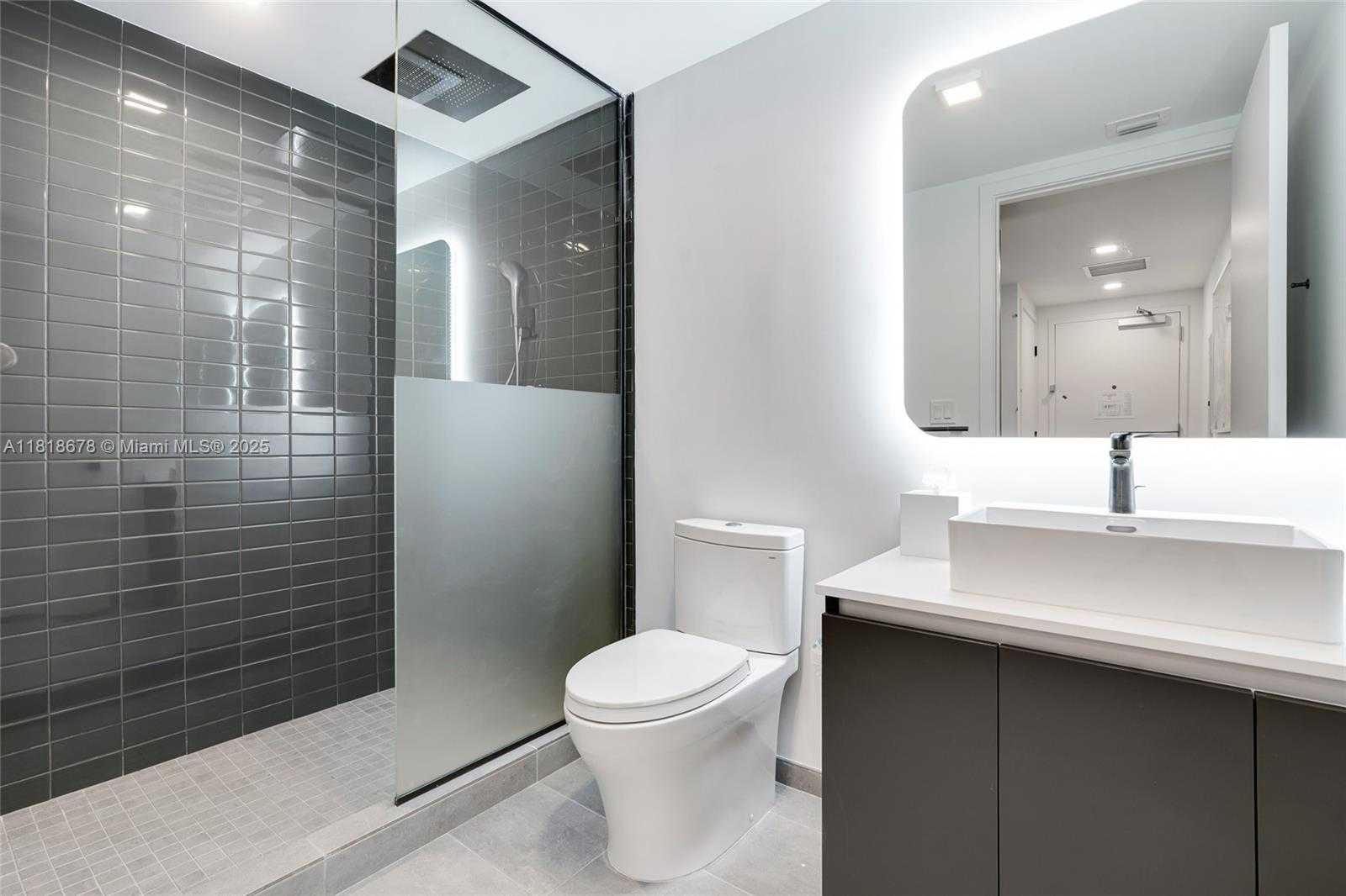 Small Image of 227 NORTH EAST 2ND ST #2810, Miami Number 16