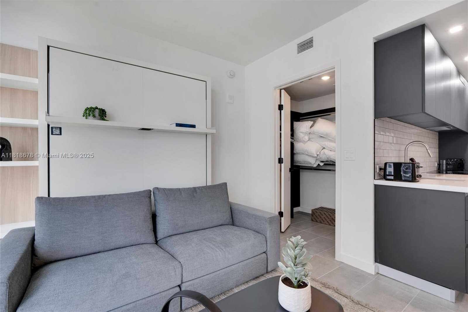 Small Image of 227 NORTH EAST 2ND ST #2810, Miami Number 5
