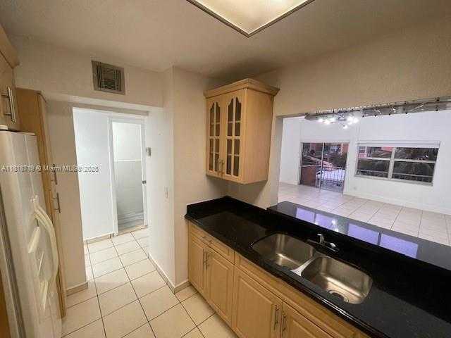 Small Image of 18051 NORTH WEST 68TH AVE #K209, Hialeah Number 4