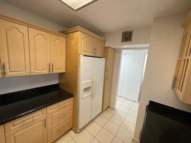 Small Image of 18051 NORTH WEST 68TH AVE #K209, Hialeah Number 5