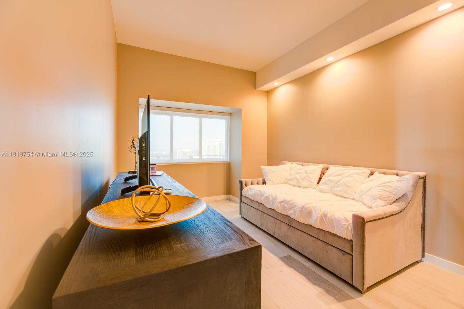 Small Image of 480 NORTH EAST 31 ST #2601, Miami Number 25