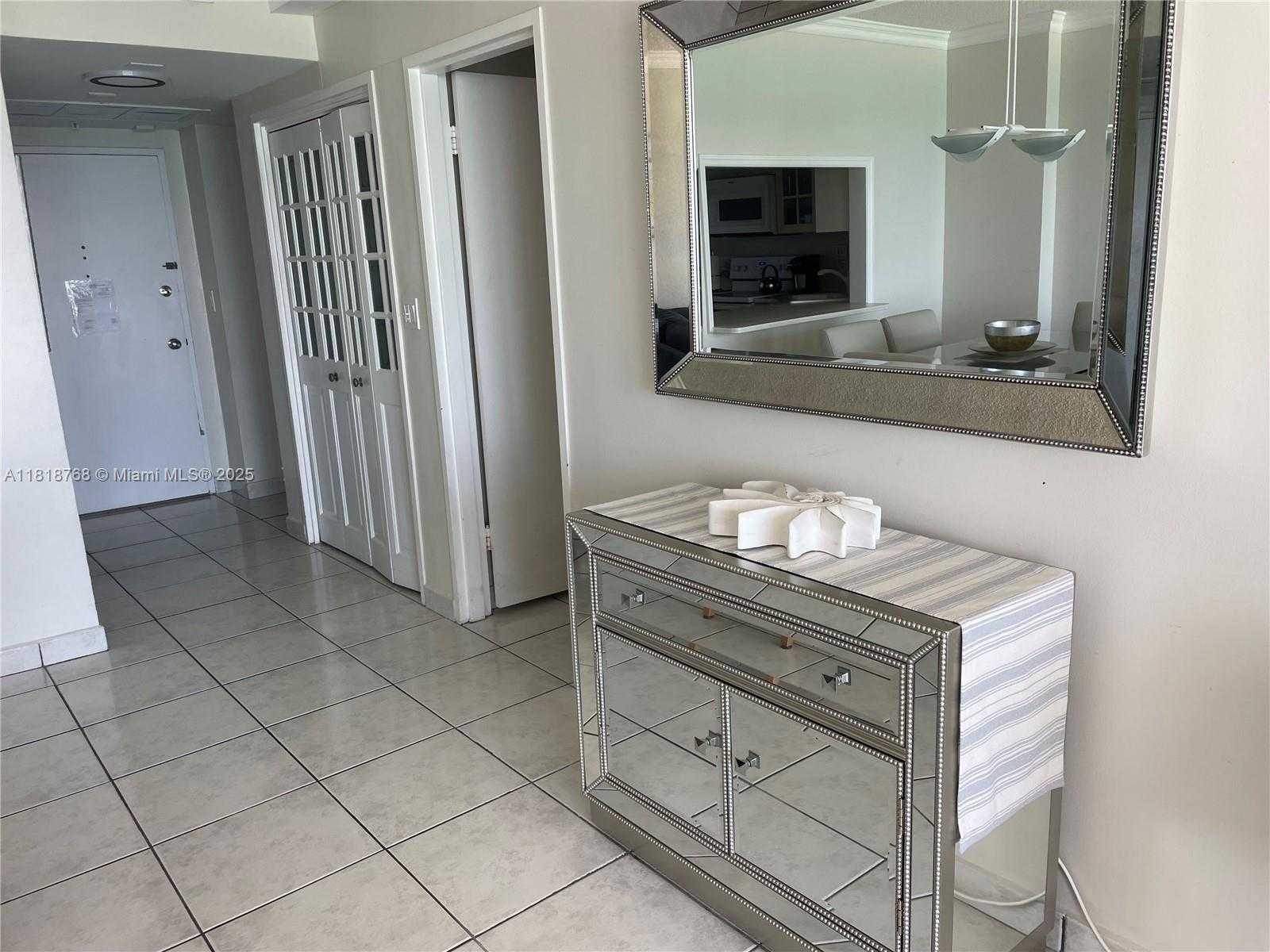 Small Image of 5601 COLLINS #1210, Miami Beach Number 5