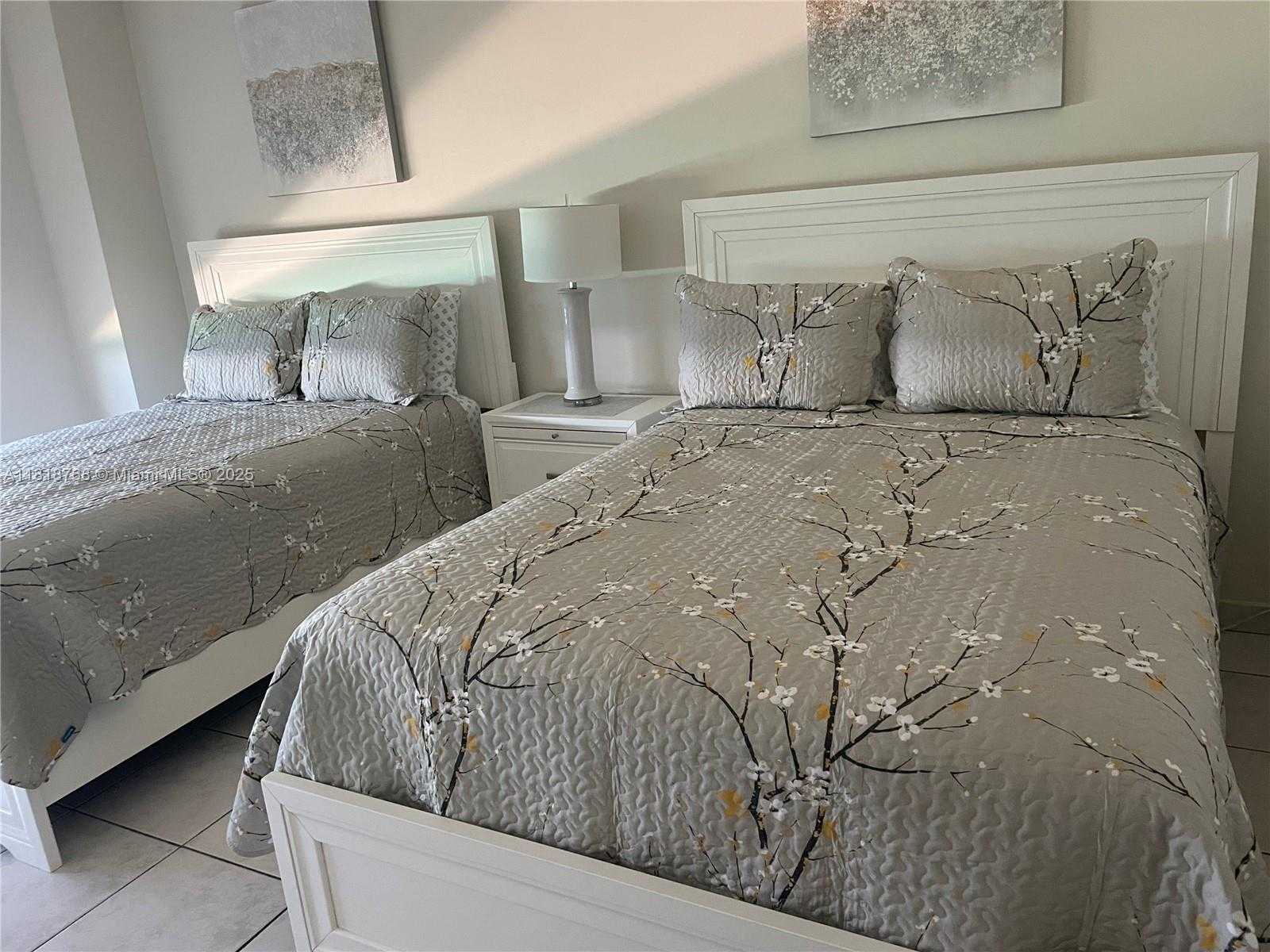 Small Image of 5601 COLLINS #1210, Miami Beach Number 7