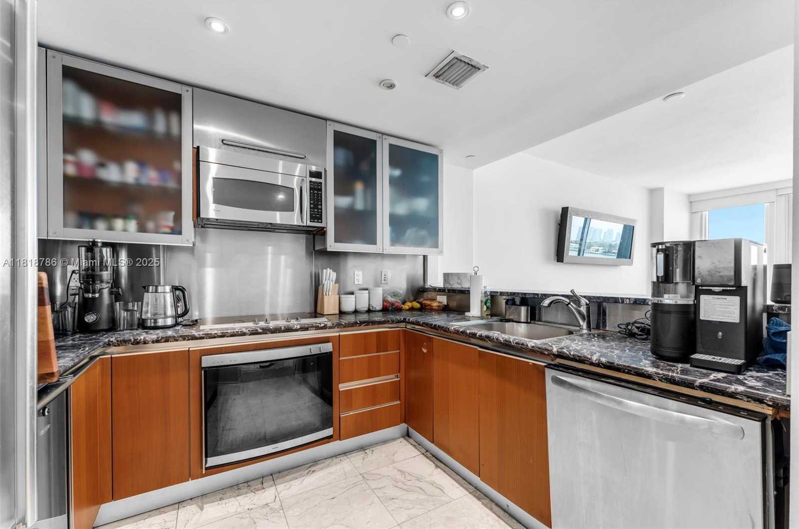 Small Image of 520 WEST AVE #604, Miami Beach Number 11