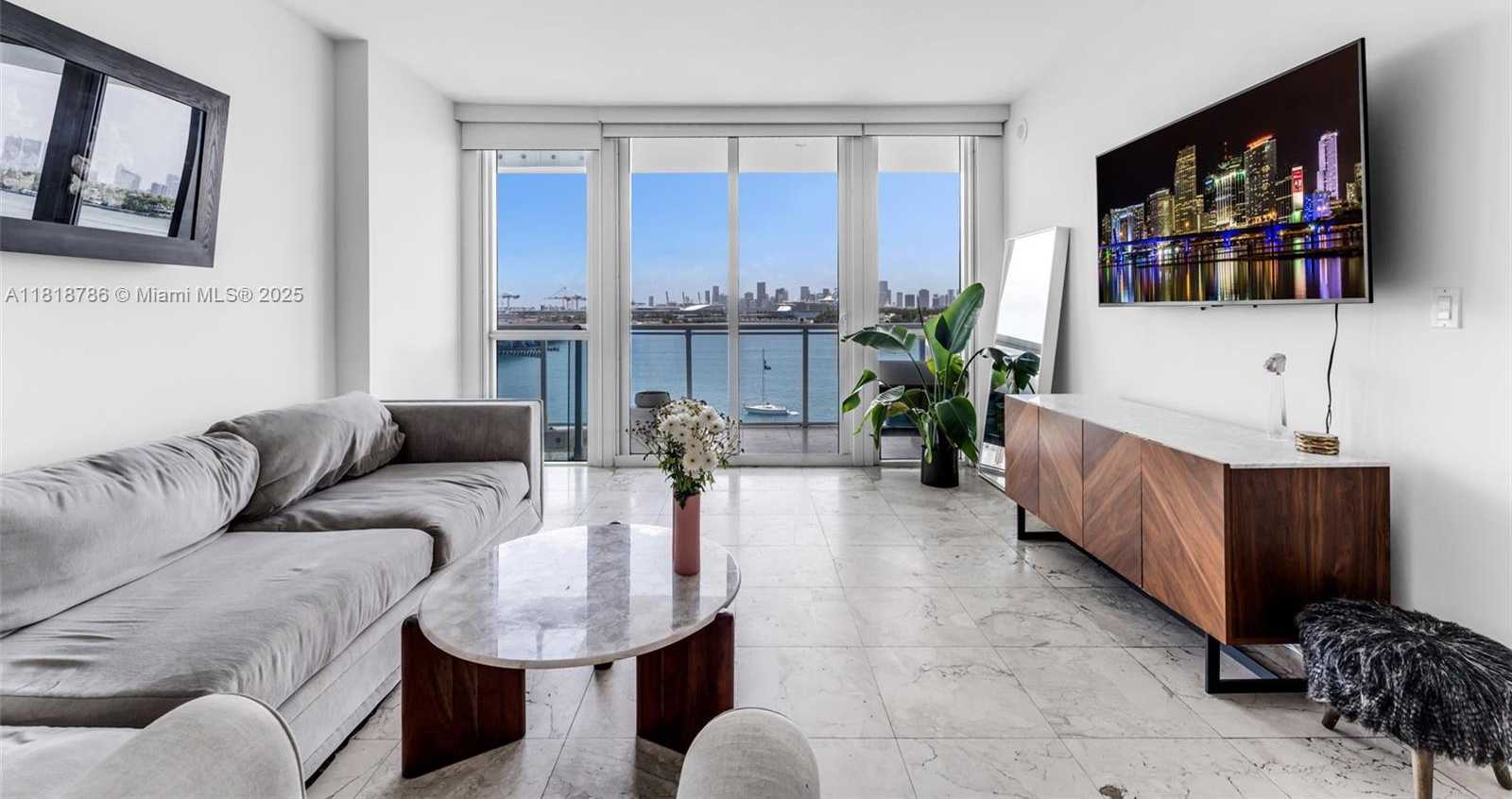Small Image of 520 WEST AVE #604, Miami Beach Number 2