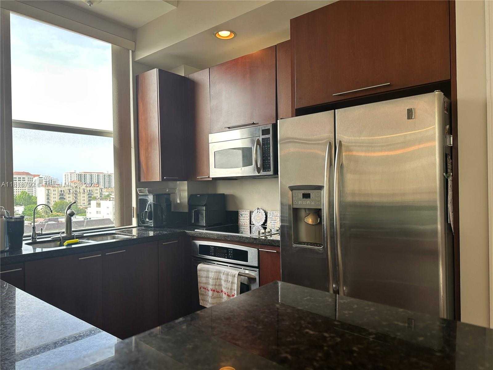 Small Image of 1607 PONCE DE LEON BLVD #7E, Coral Gables Number 2