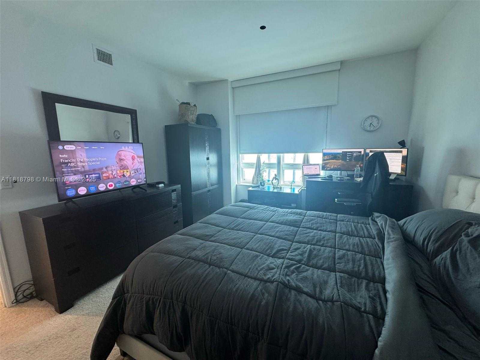 Small Image of 950 BRICKELL BAY DR #2703, Miami Number 6