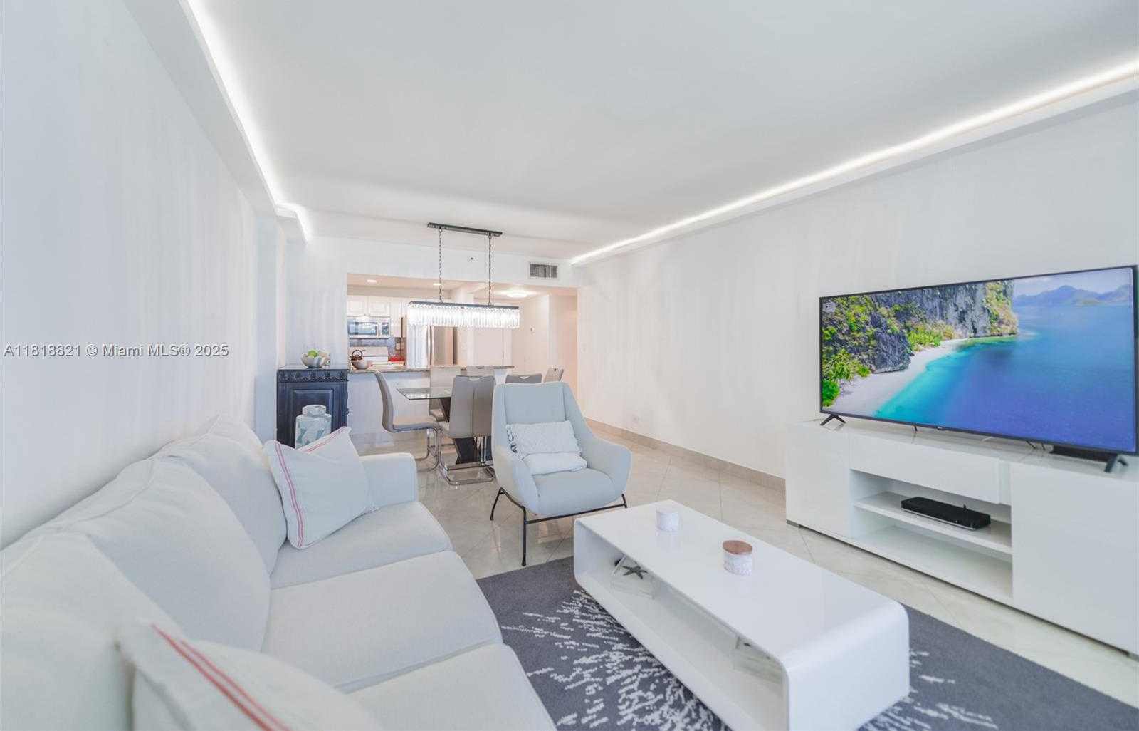 Small Image of 2301 COLLINS AVE #1025, Miami Beach Number 14
