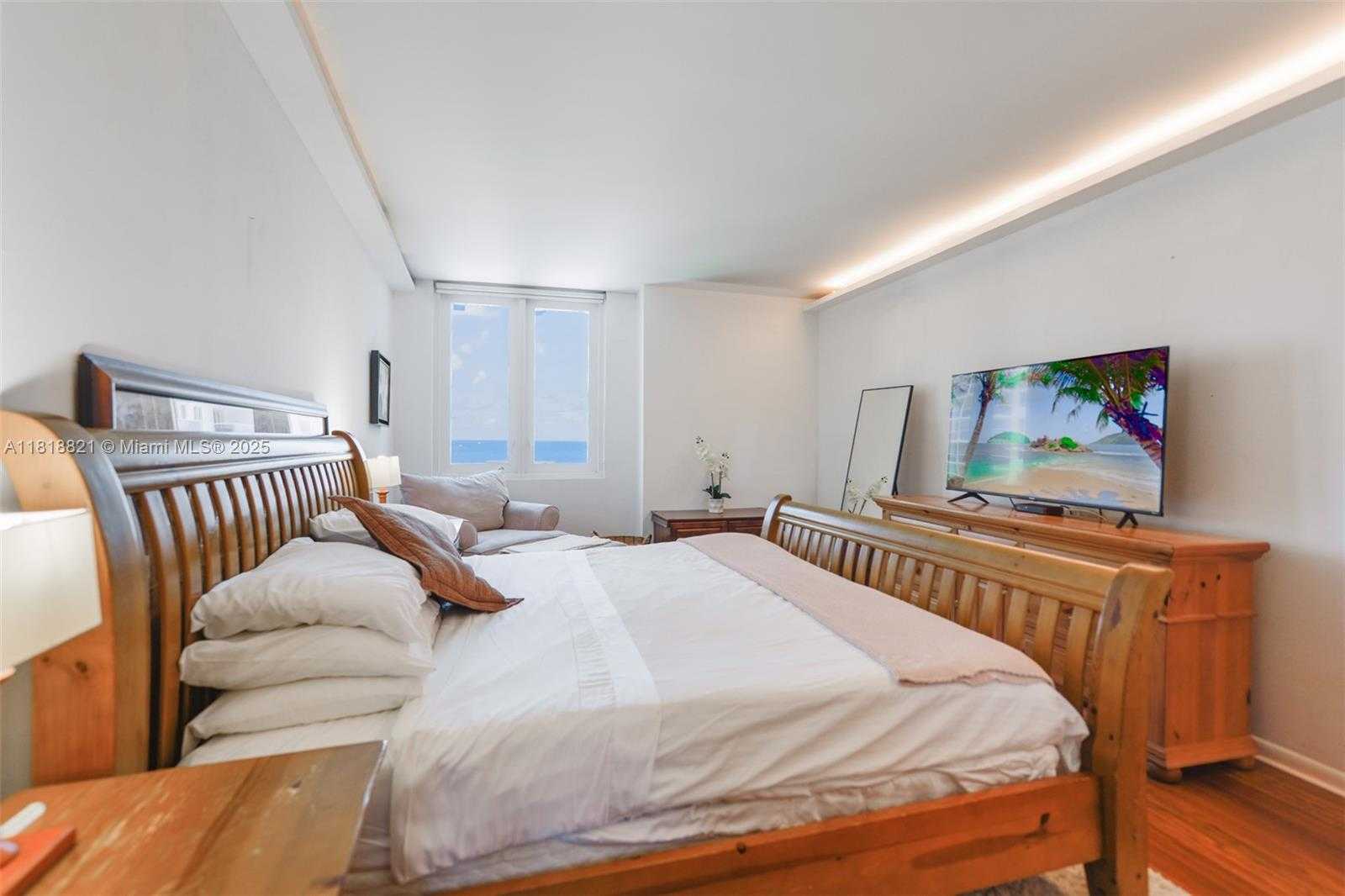 Small Image of 2301 COLLINS AVE #1025, Miami Beach Number 19