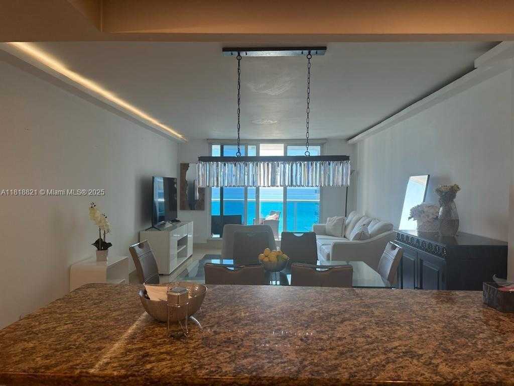 Small Image of 2301 COLLINS AVE #1025, Miami Beach Number 2