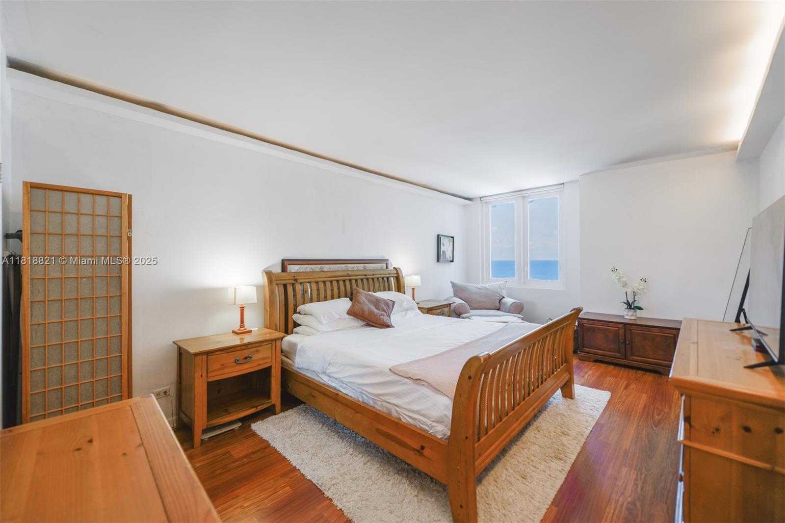 Small Image of 2301 COLLINS AVE #1025, Miami Beach Number 20