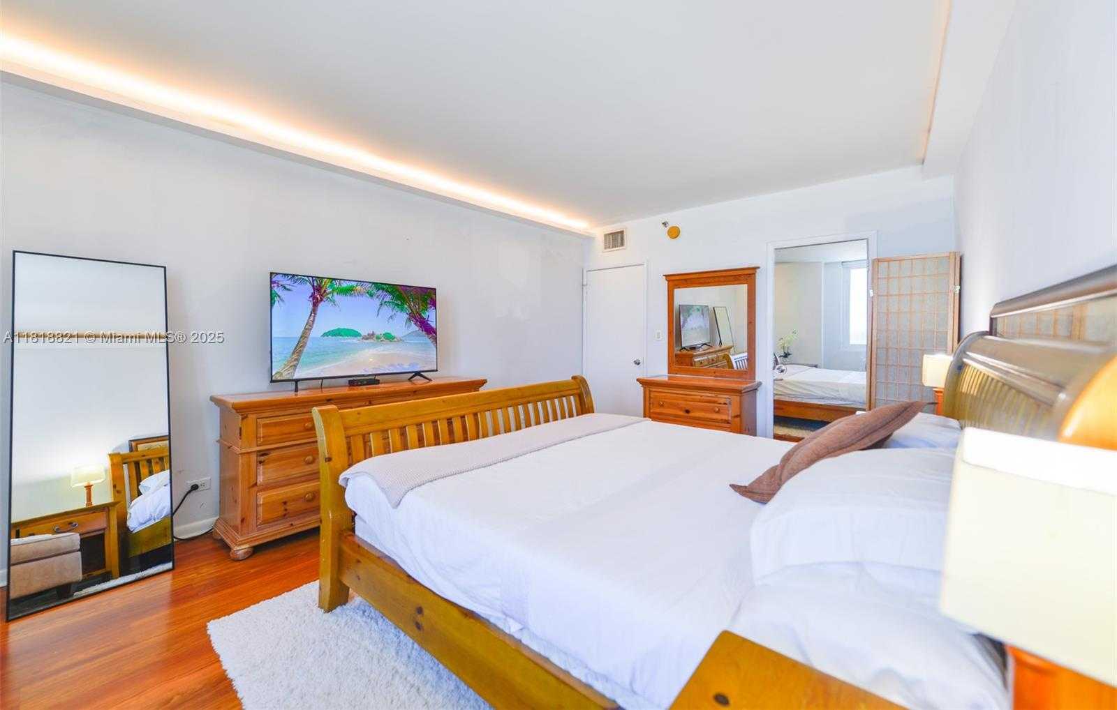 Small Image of 2301 COLLINS AVE #1025, Miami Beach Number 22