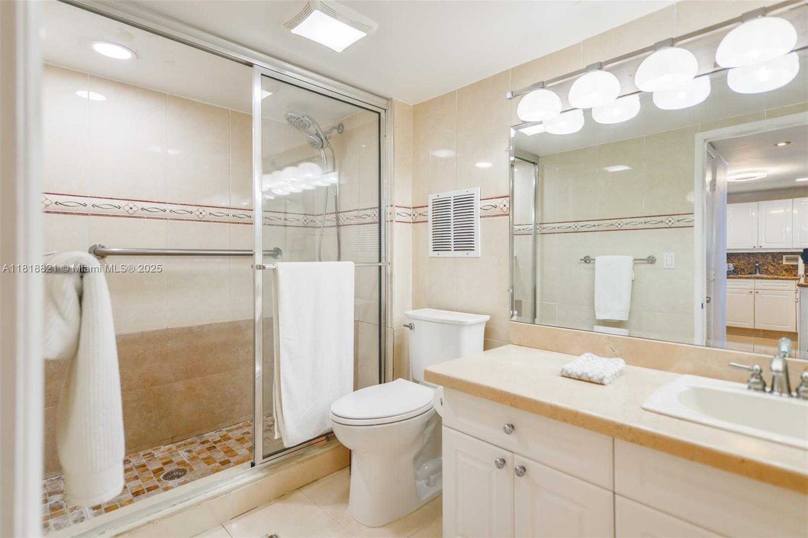 Small Image of 2301 COLLINS AVE #1025, Miami Beach Number 24